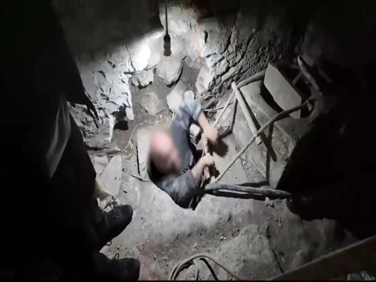 Fatih’te Gizli Tünel! Define Avcıları Suçüstü Yakalandı