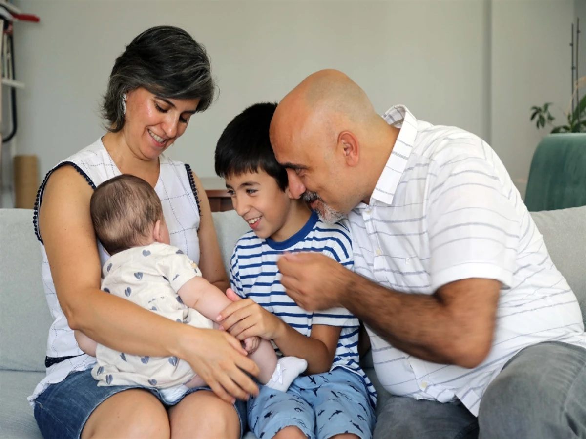 Film Sahnesi Hayatlarını Değiştirdi: Koruyucu Aile Oldular