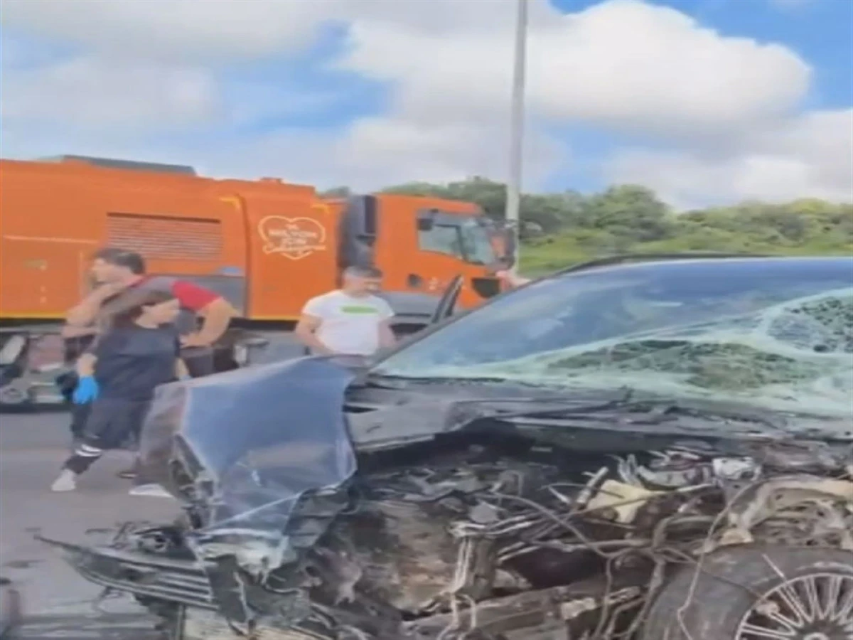 Havalimanı Güzergâhında Korkutan Kaza: Trafik Bir 