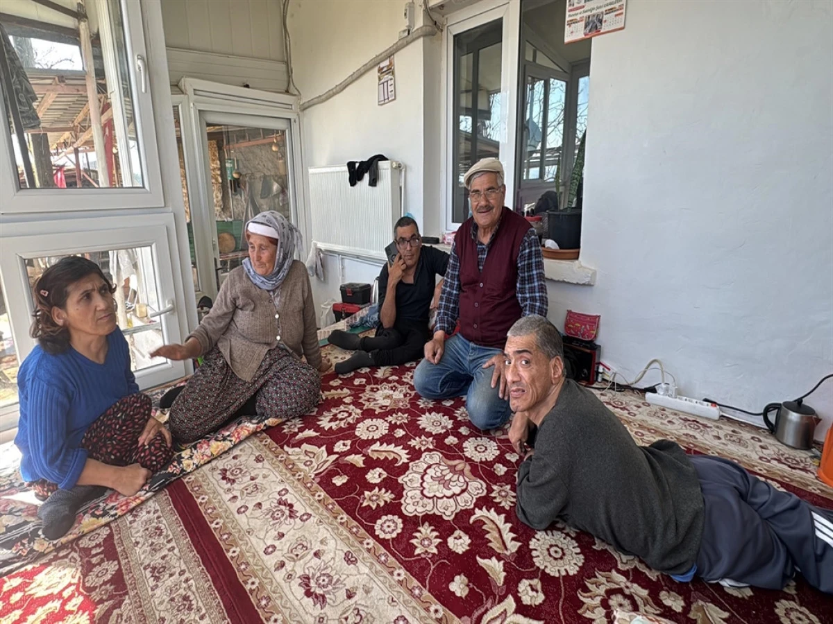 Muğla&rsquo;da 52 Yıldır Engelli &Ccedil;ocuklarına &Ouml;zveriyle Bakan &Ccedil;iftin Hikayesi