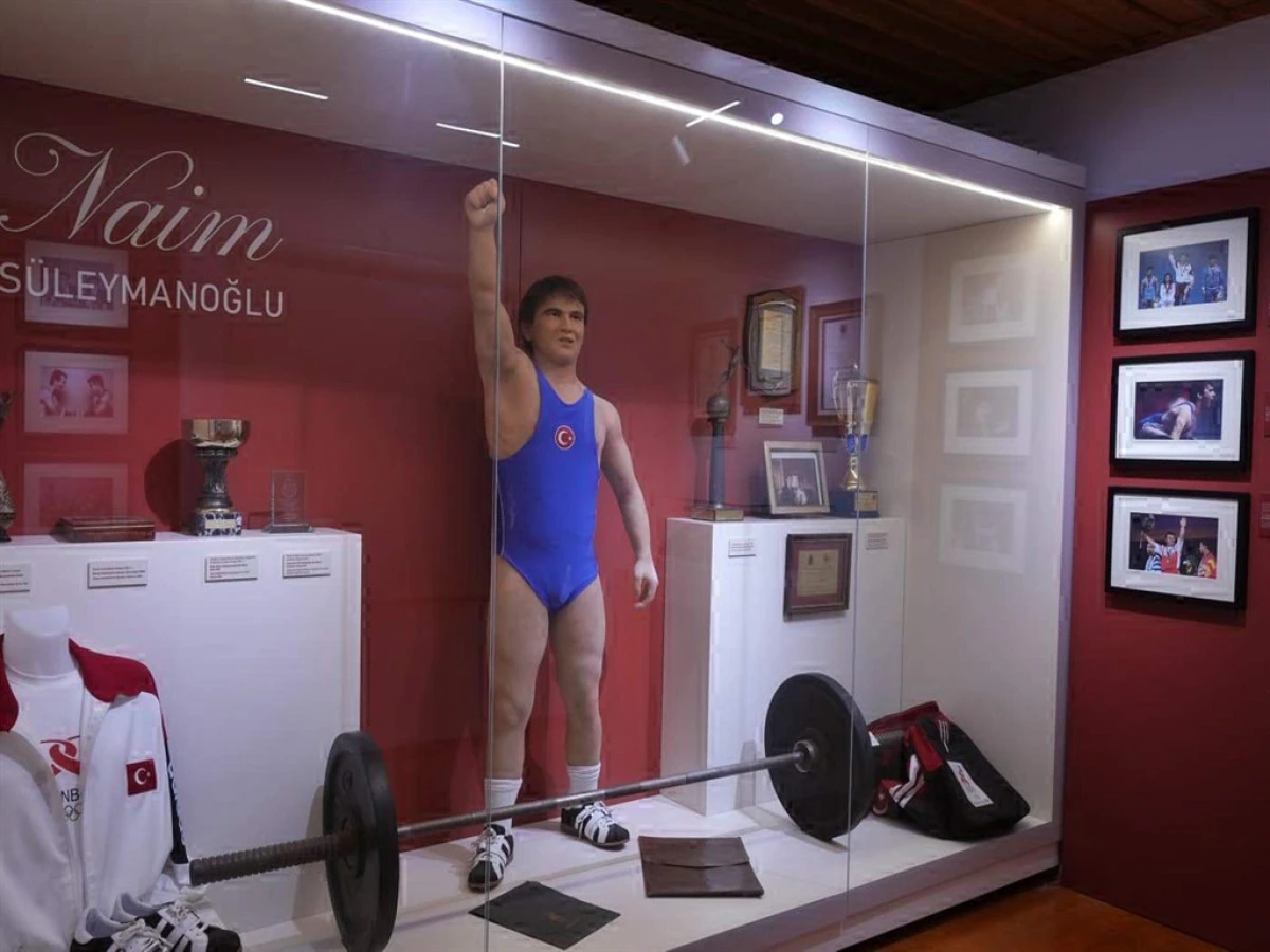 Naim Süleymanoğlu, vefatının 8’inci yıl dönümünde kabri başında anıldı