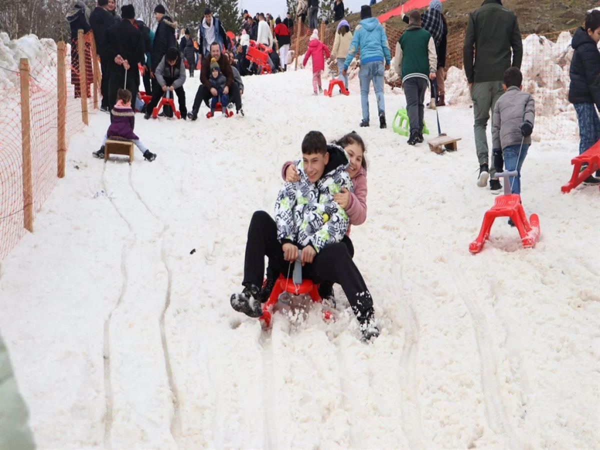 Ordu&rsquo;da Beyaz Coşku: 1500 Rakımlı Perşembe Yaylası Festivalle Renklendi!