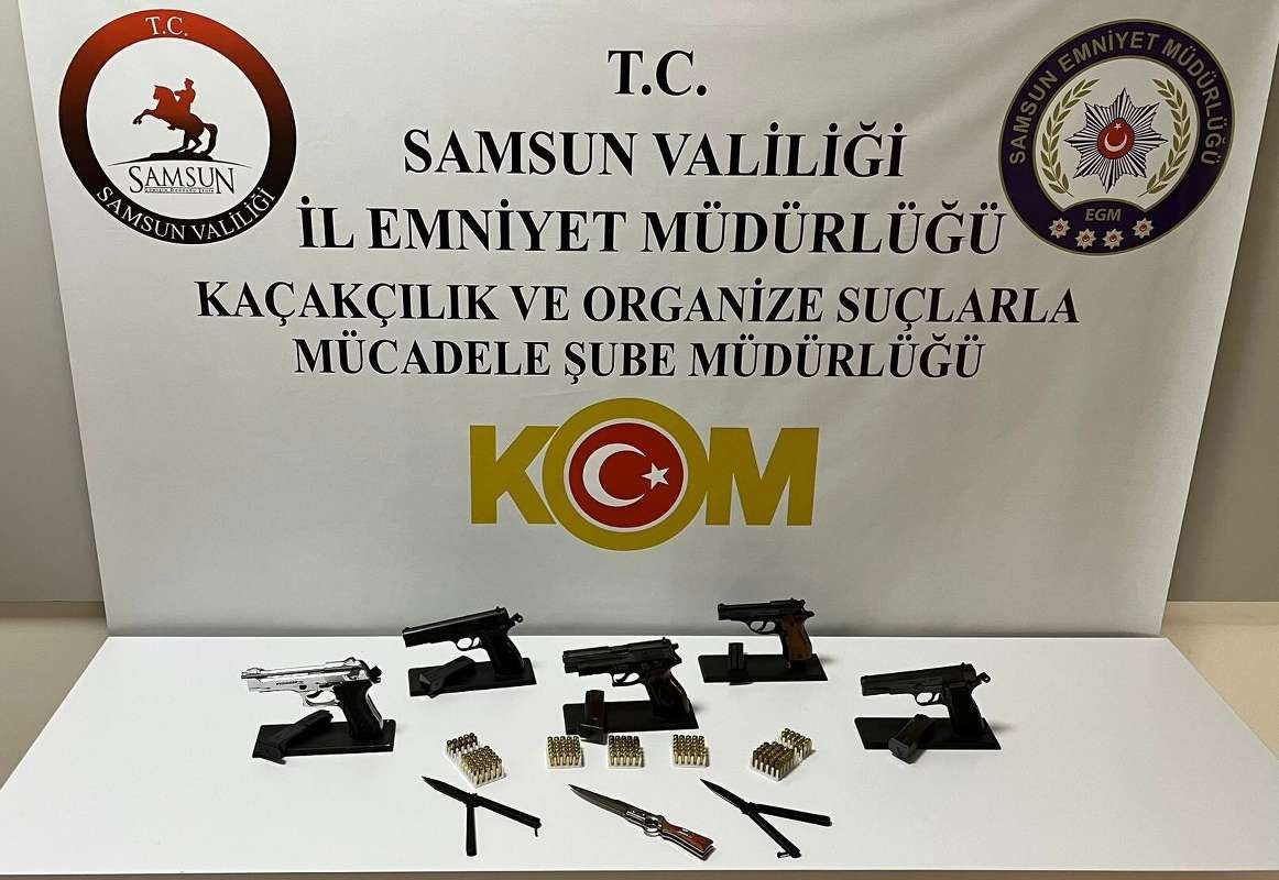 Samsun'da 2 kişi 5 adet tabancayla yakalandı