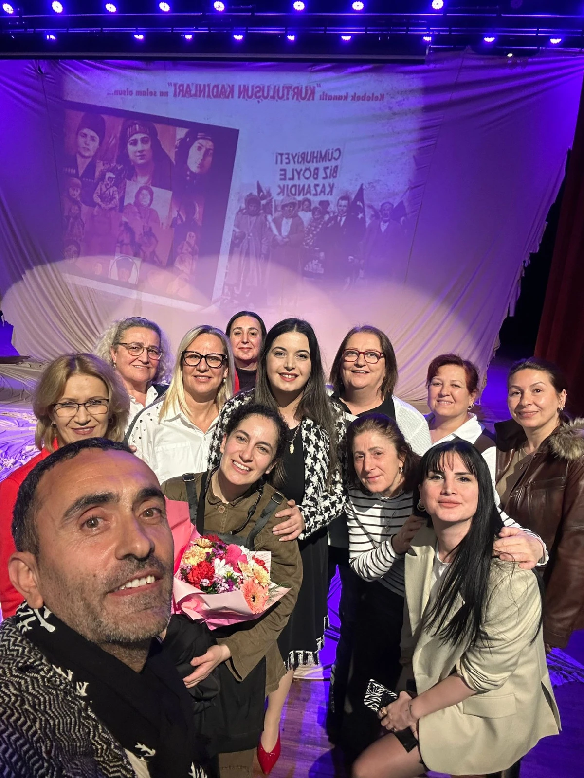 Samsun&rsquo;da &lsquo;Kurtuluşun Kadınları&rsquo; Sahneye &Ccedil;ıktı: Tarihe İz Bırakan Kadınların M&uuml;cadelesi Anlatıldı