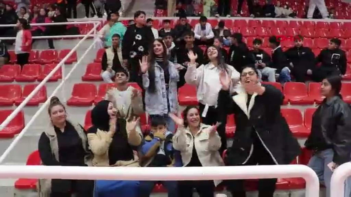 Samsun&rsquo;da Roman vatandaşlar g&ouml;bek atarak eğlendi