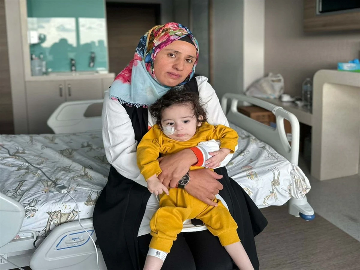 SMA'lı Kerem'in annesi: Oğlumu kardeşlerine kavuşturun