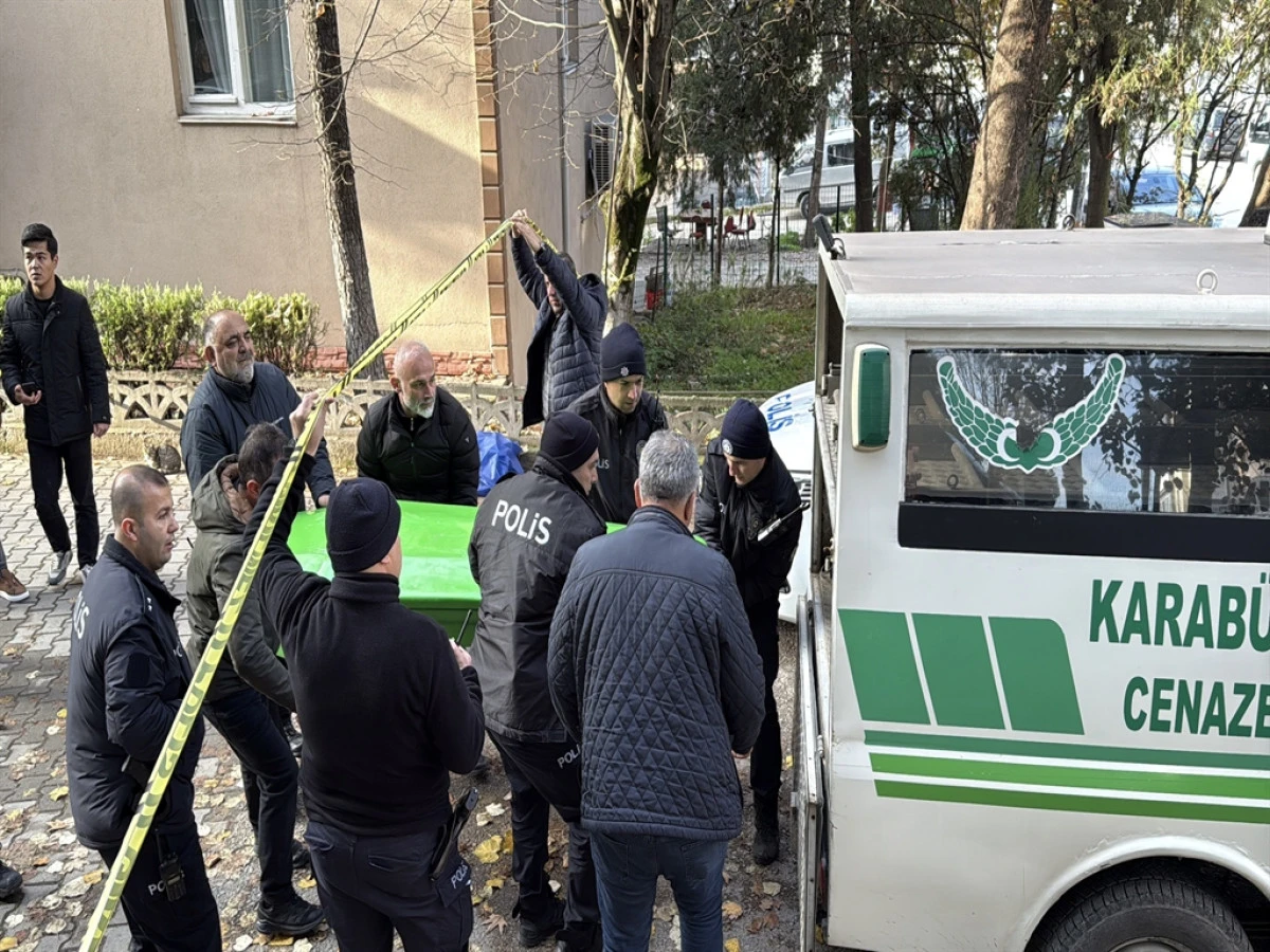 Türkmenistanlı üniversite öğrencisi, yolda ölü bulundu