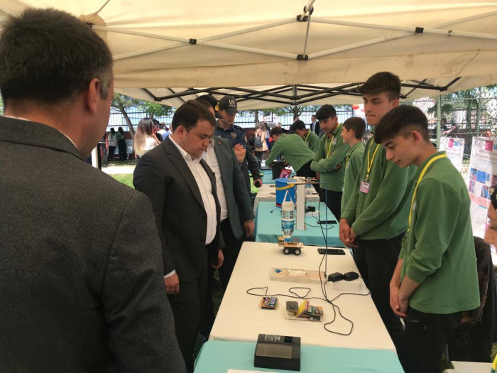 Kavak Yaşar Doğu Mesleki ve Teknik Anadolu Lisesinde TÜBİTAK Bilim Fuarı açıldı