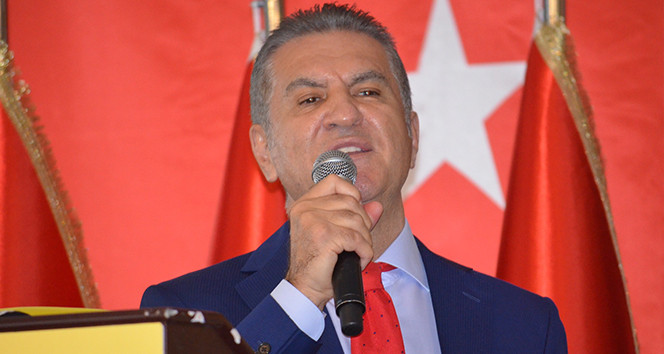 Mustafa Sarıgül Atina'da Türk bayrağı açıtı